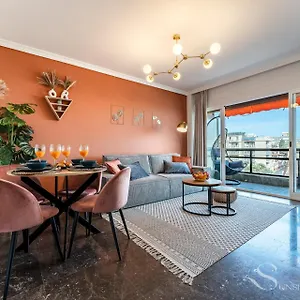 Apartment First Line , Cosy And Comfortable + Swimming Pool, Torremolinos